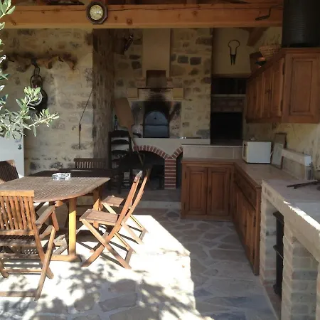 别墅 Near Uzes, Quiet And Charming Saint-Just-et-Vacquières