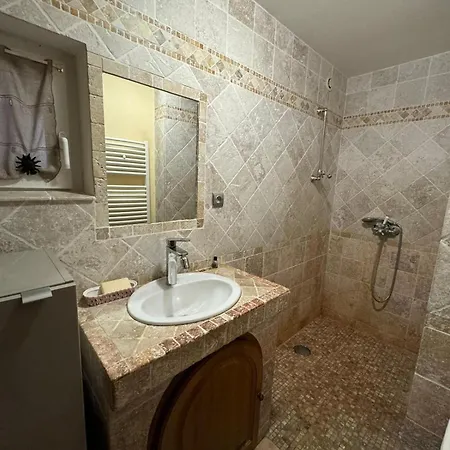 Villa Near Uzes, Quiet And Charming *