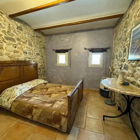 Near Uzes, Quiet And Charming * Saint-Just-et-Vacquières